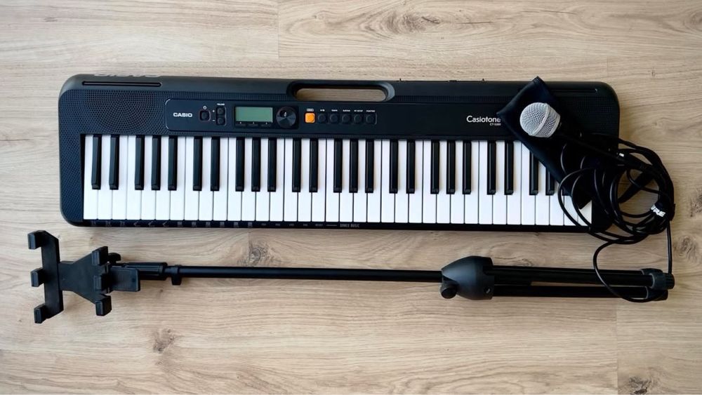 Синтезатор Casio CT-S200 (микрофон + стойка для планшета в комплекте)