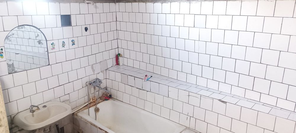 10сотихли ховли уй сотилади!!!