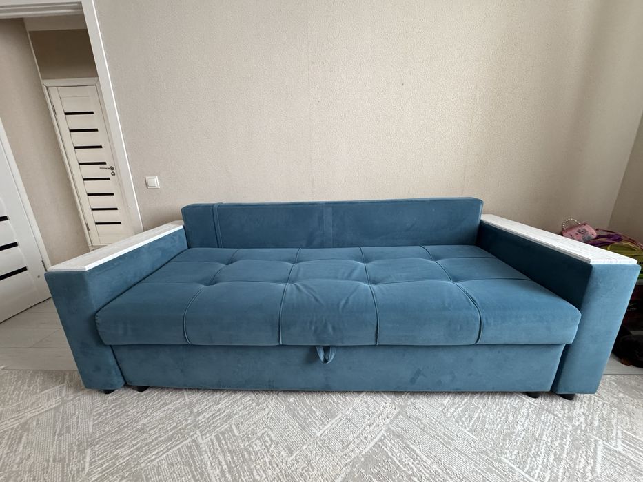 Срочно продам диван