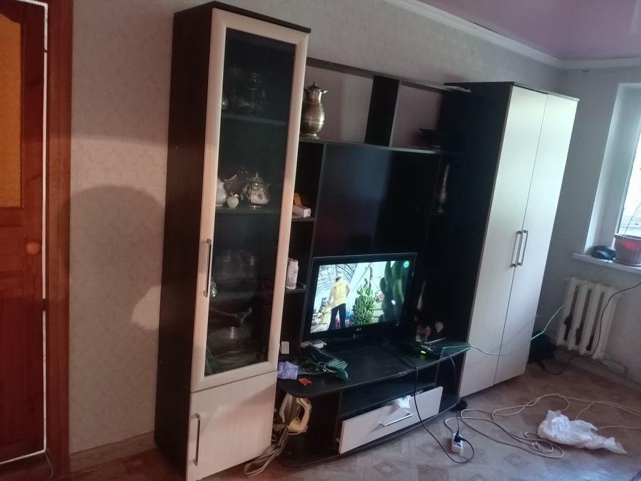 Продам стенку цена договорная
