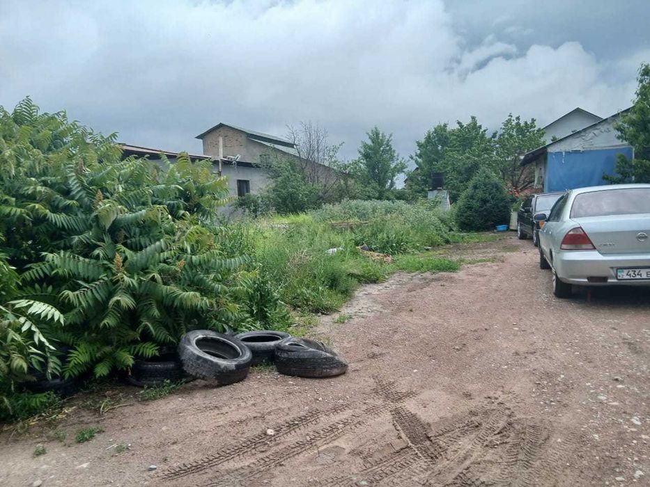 Продам участок с времянкой