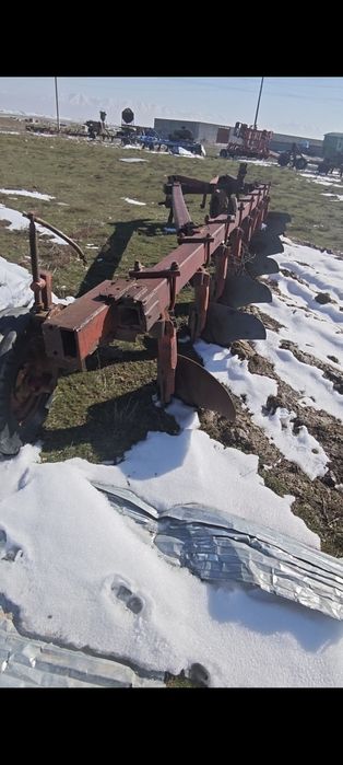 Плуг 8ми корпусный