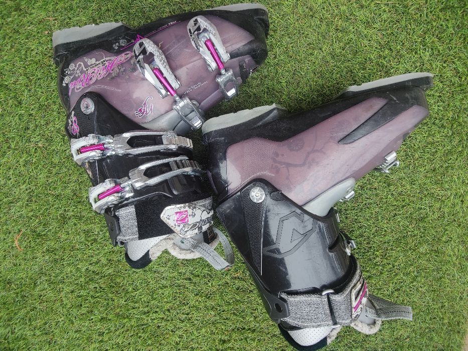 Clapari Nordica dama marime 38, 24.5cm