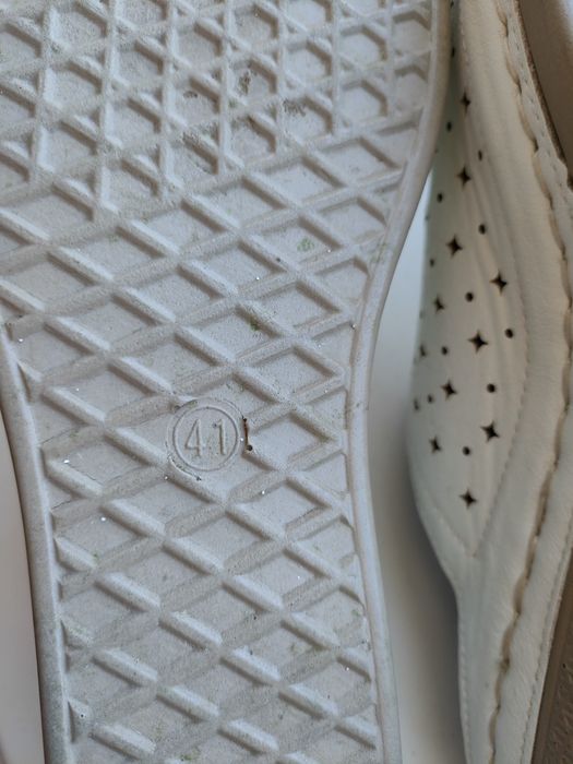 Шлепки на широкую ногу