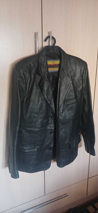 Мужские куртки и ветровки