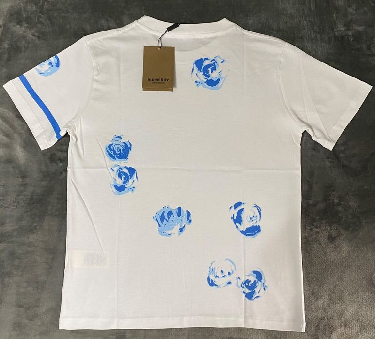 Vand tricou nou de barbati Burberry