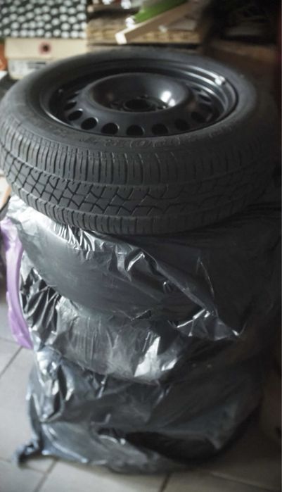 Anvelope vara Dunlop plus roata rezerva