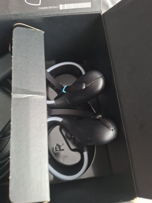 Kit VR HTC VIVE Cosmos PC , laptop  ca Noi