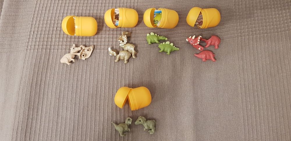 Динозаври от kinder natoons,разменям