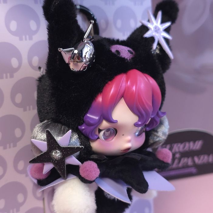 Оригинал Popmart Куроми Sanrio x Skullpanda брелок blindbox