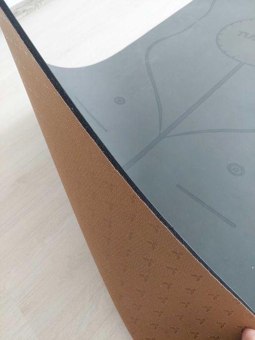 Йога постелка чисто нова .