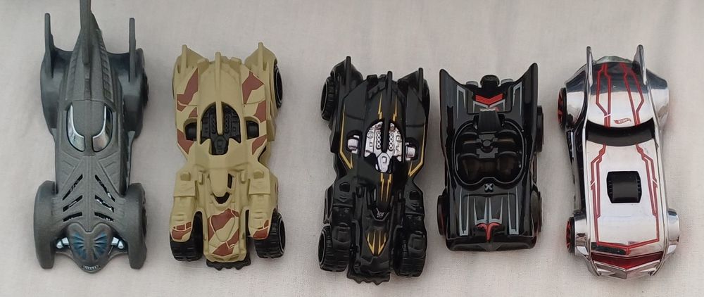 Lot Kinder vechi 51 figurine 3 soldati 5 masinute Eroi Pijamale Batman