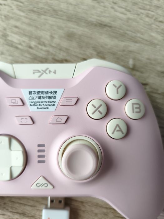Controller wireless PXN P5 – pink – Hall Effect – stare bună