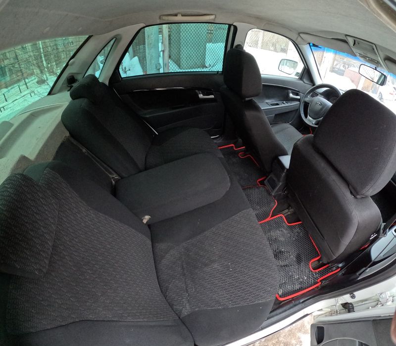 Продам Приору 1 2013 года