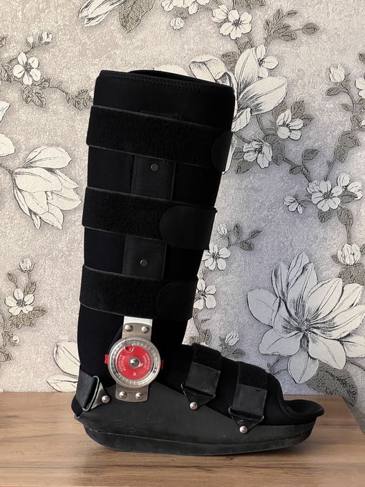 Ортез голеностопного сустава регулируемый с шарниром