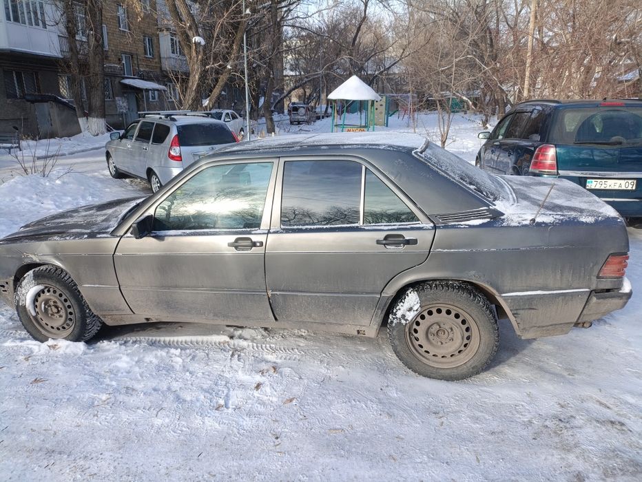 На разбор 190 Мерседес