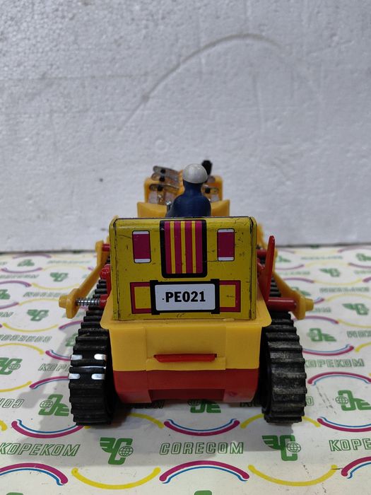 Стара ламаринена играчка от 70те