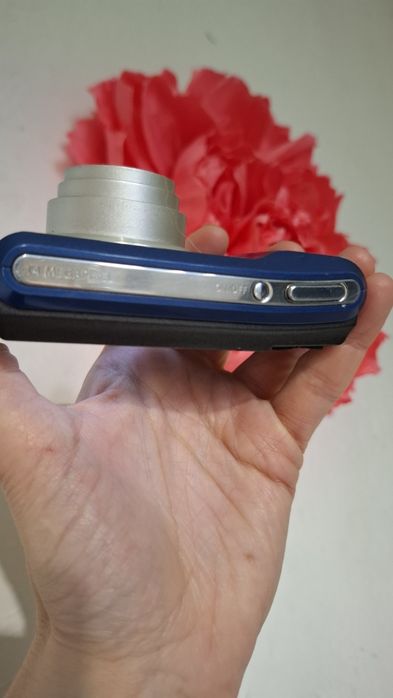 Olympus X-43 компактен дигитален фотоапарат