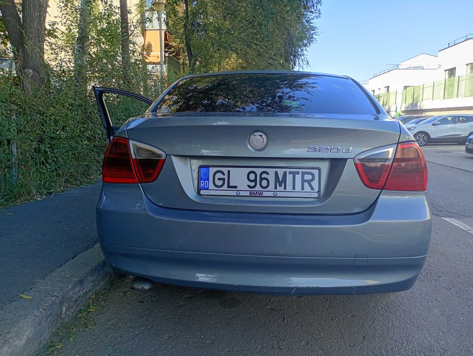 Vând BMW E90. An 2007