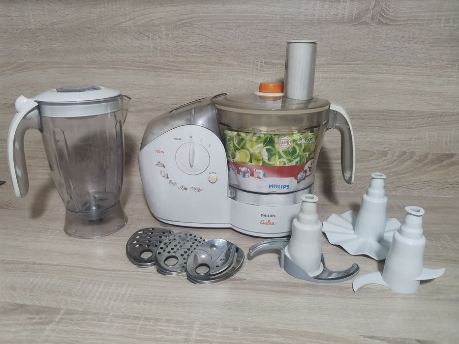 Кухоный комбайн с блендером Philips