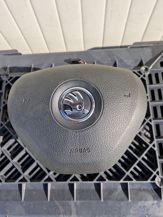 Airbag volan nou original Skoda Octavia 3 2016 Cod 5E0880201A