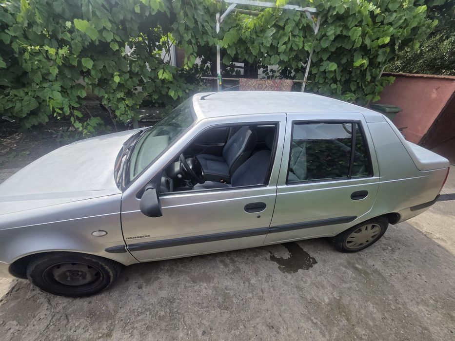Vând Dacia solenza