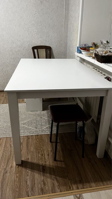 Продам стол куханый