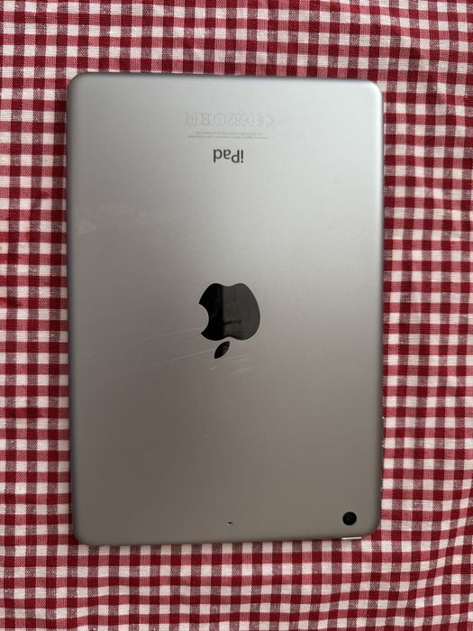 Продам Ipad mini 3 128gb