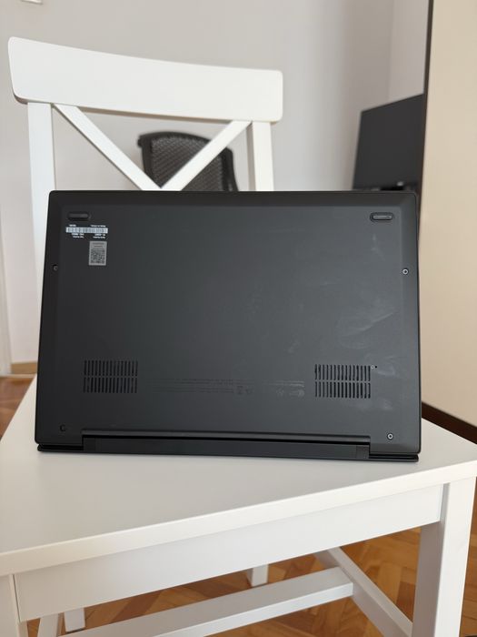 Lenovo Thinkpad X1 Carbon gen 12 Ultra 7 155H OLED 120hz 32gb Ram 1tb SSD