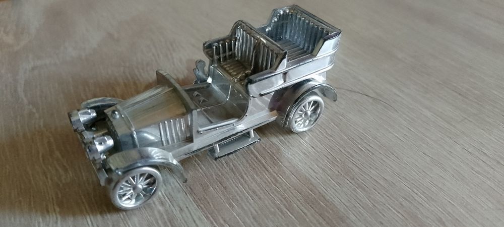 Старинные автомобили, модели.