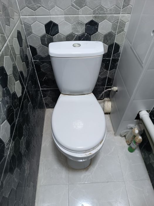 Продаётся унитаз.