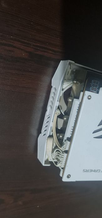 Бяла Asus strix rtx 2080ti 11gb ddr6