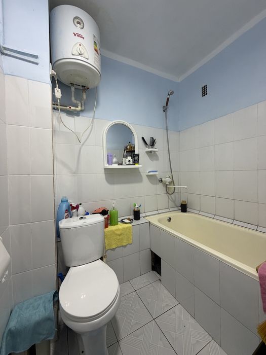 Продаётся 2 ком 8 микрорайон