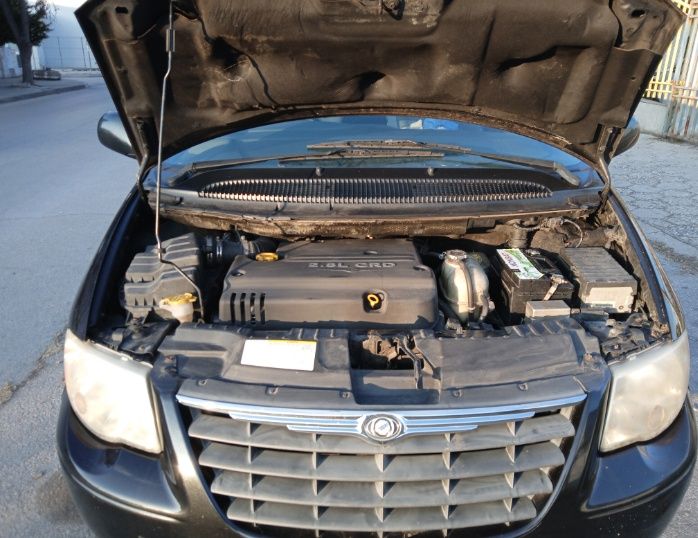 Продавам Chrysler 
Grand 
Voyager 2.8 D, 2004г., автоматик