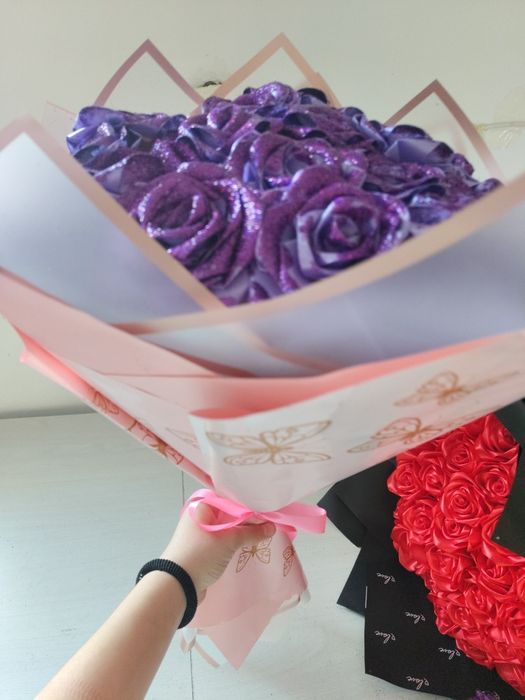 Қолдан жасалған букет лента