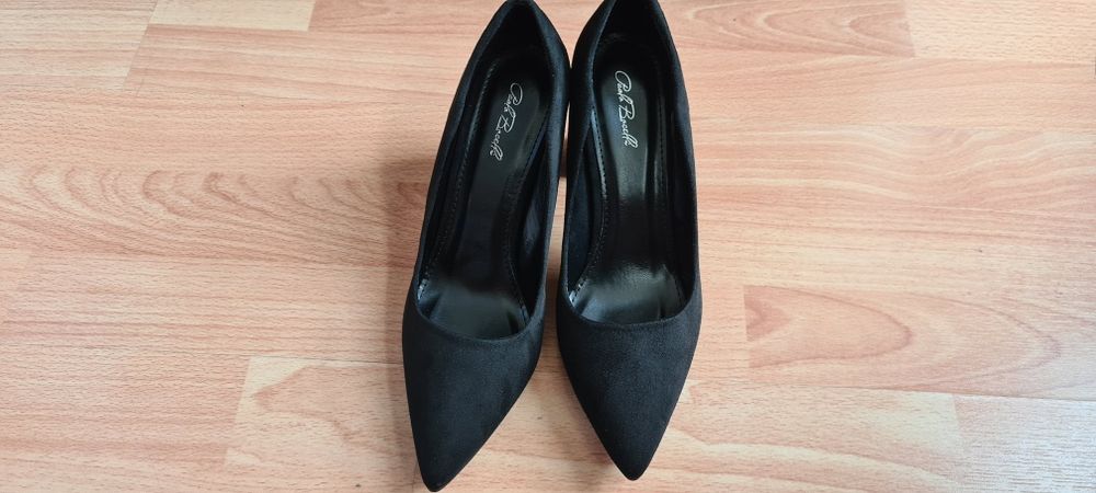 Черни елегантни обувки на висок ток 38 номер