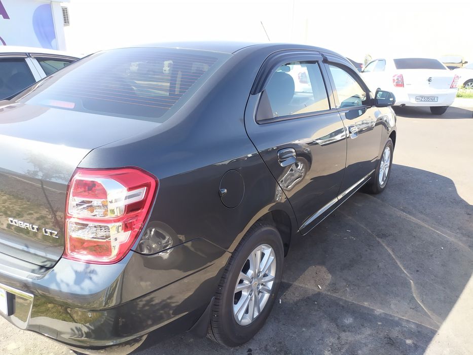 Продается автомобиль шевролет кобальт.