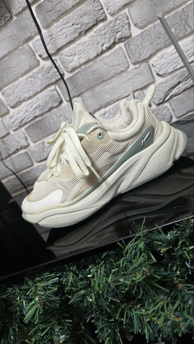 Оригинальные кроссы Li-ning