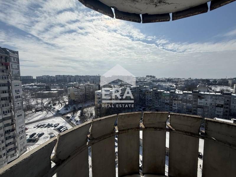 Двустаен апартамент в ж.к. Дружба 3