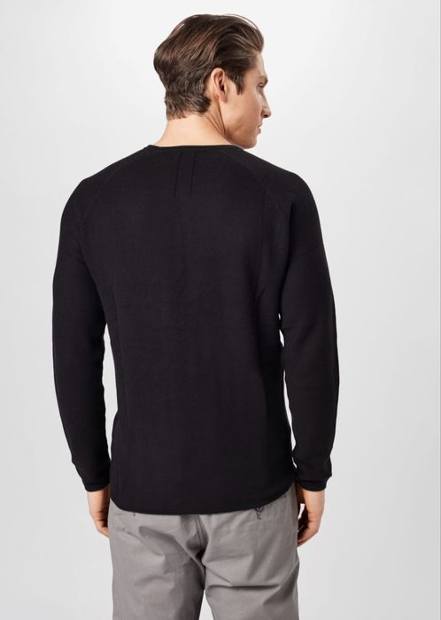 Nowadays ОРИГИНАЛЕН мъжки пуловер - L-М