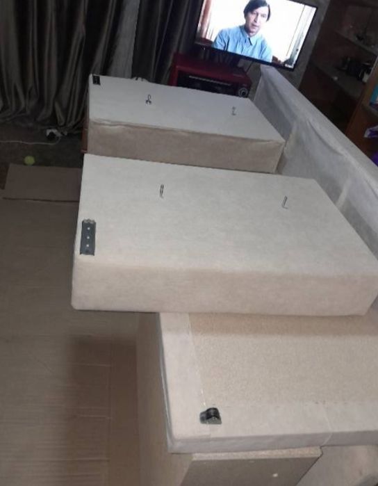 Продам диван угловой и без