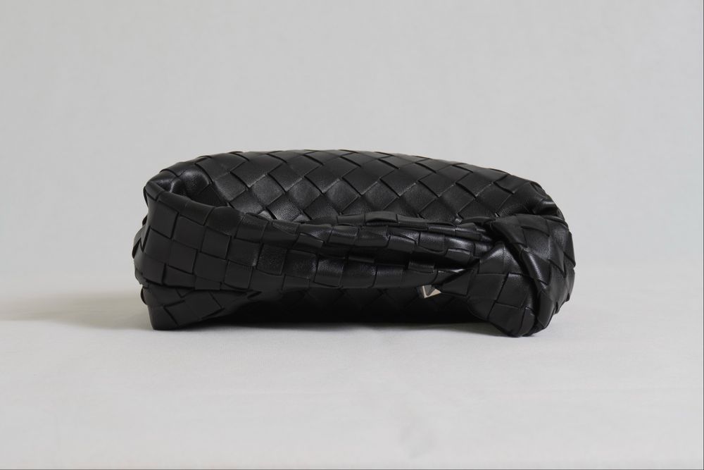 Bottega Veneta Mini Jodie, черна, нова, пълен комплект