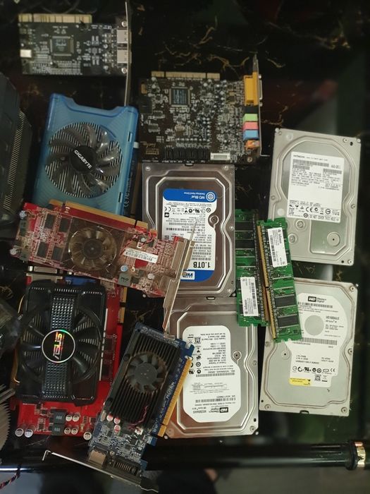 Видео карти,хард дискове, саунд бластер,Cisco, дънни платки и други.