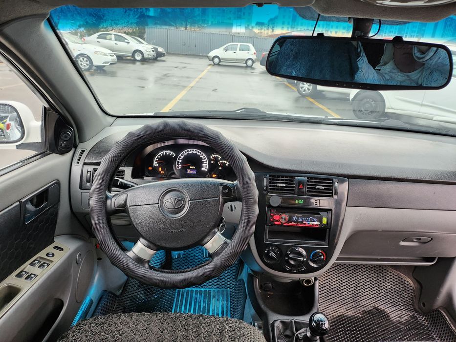 Срочно не дорого Lacetti-2010г. Метан. НЕ битый.