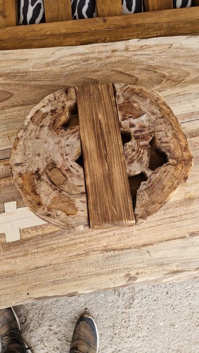 Дървена декорация