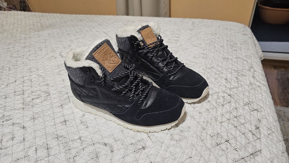 Нови Reebok Classic Leather Mid Winterized 37.5