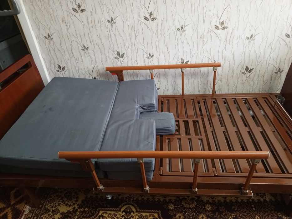 Медицинская кровать