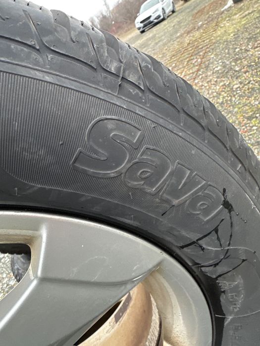 Гуми с джанти за Дачия Дъстер