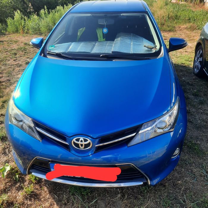 Vând Toyota Auris 2  l Diesel