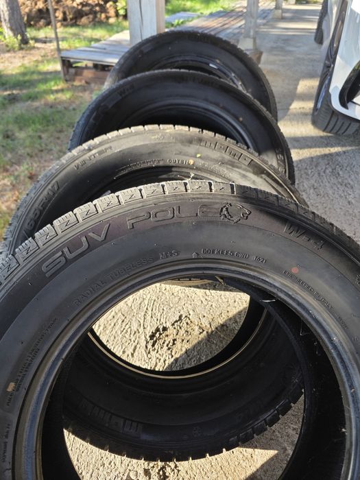 Зимни гуми 235/65/17 MOMO SUV Pole W-4